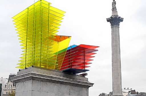 Issati su Trafalgar Square… Dopo Marc Quinn, ecco la scultura di Thomas Schütte Issati su Trafalgar Square… Dopo Marc Quinn, ecco la scultura di Thomas Schütte