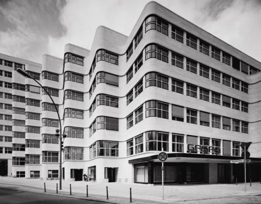 fino al 23.IV.2011 | Una prospettiva italiana. An Italian perspective. Ma lo sguardo vede? | Gabriele Basilico, Vincenzo Castella, Massimo Vitali. | Verona, Studio la Città