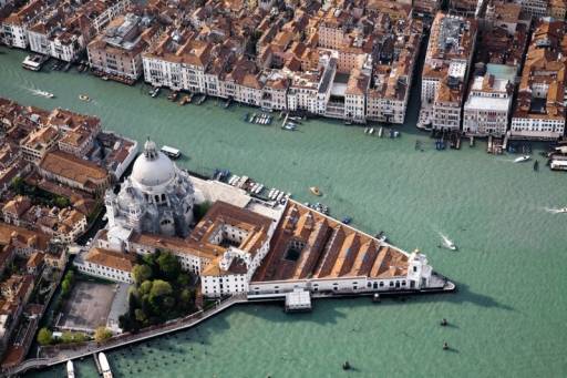 fino al 31.XII.2012 | L’elogio del dubbio | Venezia, Punta della Dogana