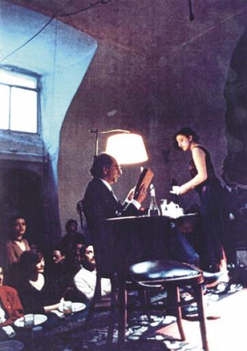 Kassel, oggi l’opening della tredicesima dOCUMENTA. Con presentazione delle linee guida della manifestazione, anteprime di progetti più o meno convincenti e una performance di Fabio Mauri |