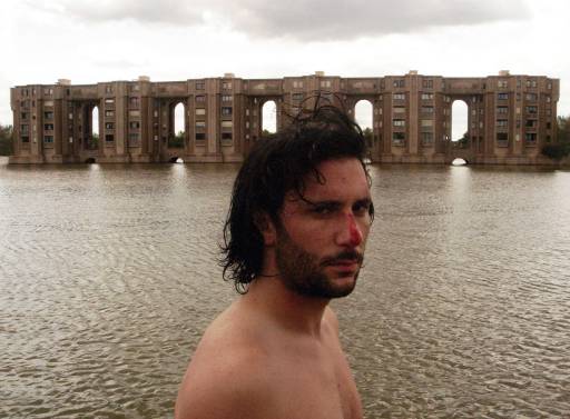 Delle catastrofi e delle ricostruzioni. Secondo Cyprien Gaillard