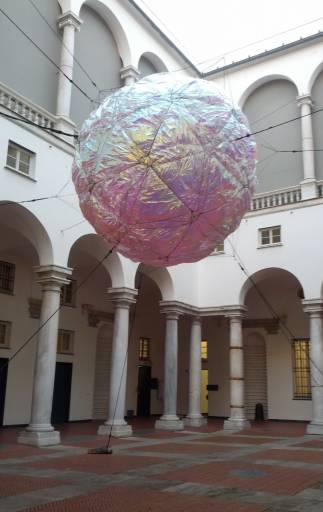 Fino al 31.VII.2014 | Tomàs Saraceno, Iridescent planet | Palazzo Ducale, Genova