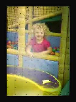 Governare il tempo? Illusioni alla galleria Ingresso Pericoloso di Roma