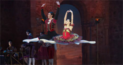 Il Festival dei 2 Mondi di Spoleto presenta: BALLET DU CAPITOLE DE TOULOUSE direzione Kader Belarbi Il Festival dei 2 Mondi di Spoleto presenta: BALLET DU CAPITOLE DE TOULOUSE direzione Kader Belarbi