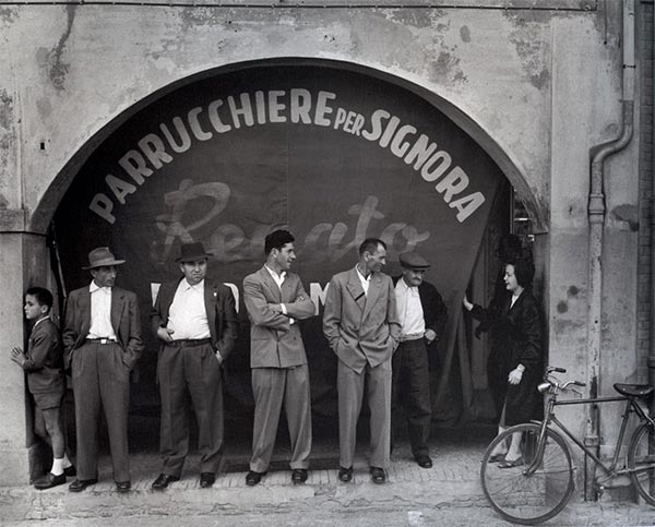 SUGGESTIONI D’ITALIA  | Dal Neorealismo al Duemila. Lo sguardo di 14 fotografi |