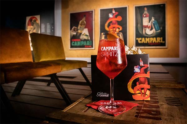 Storie di Moda. Campari e lo Stile | alla Galleria Campari Storie di Moda. Campari e lo Stile | alla Galleria Campari