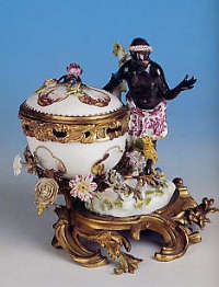 1745 ca Pot-pourri in porcellana 