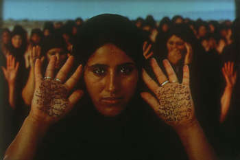 Shirin Neshat, Rapture, 1999, collezione Berlingieri – Leopardi