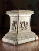 Ara Grimani (ultimo quarto del I secolo a.C.), marmo di Luni. Venezia, Museo Archeologico Nazionale 