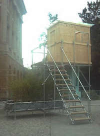 Atelier van Lieshout Compost Toilet and Shower Cabin 2001 installazione mixed media (cabina con toilette e doccia; giardino) 