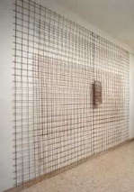 Giuseppe Tabacco, Senza titolo, 1991 Reti metalliche, vetroresina e cemento su legno; cm 300×400 