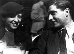ROBERT CAPA AND GRETA TARO PARIS BY FRED STEIN 1935