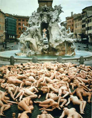 spencer_tunick_piazza navona_2001