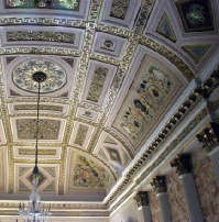 Svaligiano la villa ma si fermano a guardare gli affreschi, arrestati