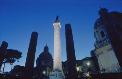 Roma, balletto, teatro, concerti e passeggiate guidate sotto le stelle ai Fori