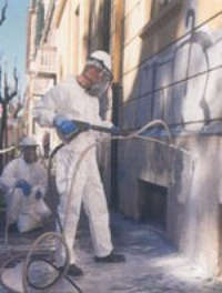 Graffiti, a Roma si puliscono Trastevere e Prati