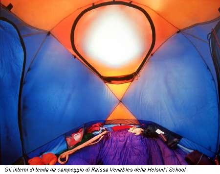 Gli interni di tenda da campeggio di Raissa Venables della Helsinki School