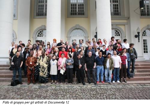 Foto di gruppo per gli artisti di Documenta 12
