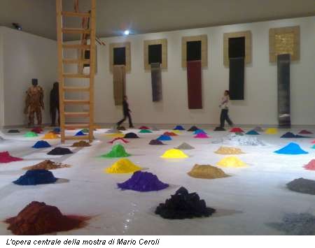 L'opera centrale della mostra di Mario Ceroli