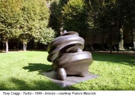Tony Cragg - Turbo - 1999 - bronzo - courtesy Franco Mascolo