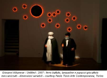 Giovanni Albanese - Untitled - 2007 - ferro battuto, lampadine e pupazzi-giocattolo meccanizzati - dimensioni variabili - courtesy Paolo Tonin Arte Contemporanea, Torino