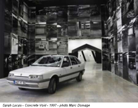 Sarah Lucas - Concrete Void - 1997 - photo Marc Domage