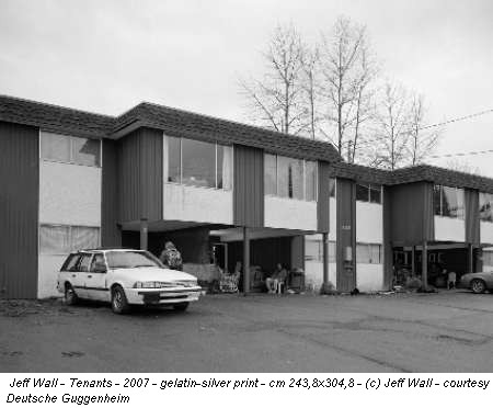 Jeff Wall - Tenants - 2007 - gelatin-silver print - cm 243,8x304,8 - (c) Jeff Wall - courtesy Deutsche Guggenheim