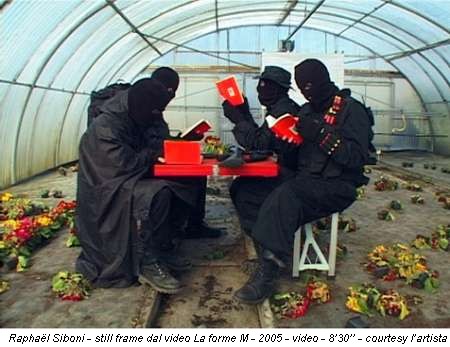 Raphael Siboni - still frame dal video La forme M - 2005 - video - 8'30'' - courtesy l'artista