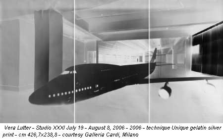 Vera Lutter - Studio XXXI July 19 - August 8, 2006 - 2006 - technique Unique gelatin silver print - cm 426,7x238,8 - courtesy Galleria Cardi, Milano