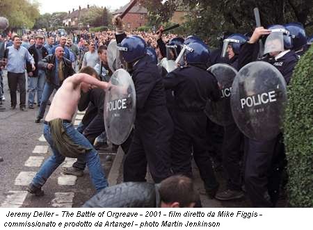 Jeremy Deller - The Battle of Orgreave - 2001 - film diretto da Mike Figgis - commissionato e prodotto da Artangel - photo Martin Jenkinson