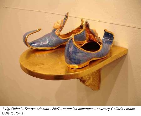 Luigi Ontani - Scarpe orientali - 2007 - ceramica policroma - courtesy Galleria Lorcan O'Neill, Roma