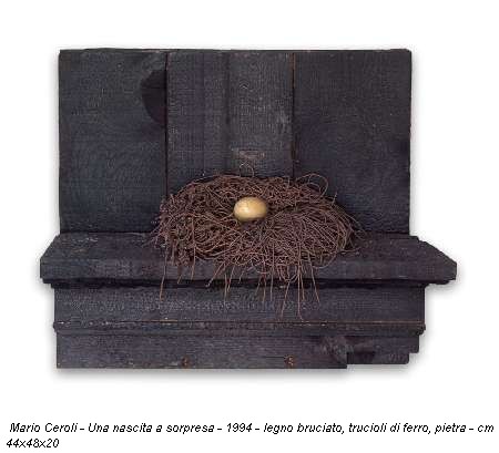Mario Ceroli - Una nascita a sorpresa - 1994 - legno bruciato, trucioli di ferro, pietra - cm 44x48x20