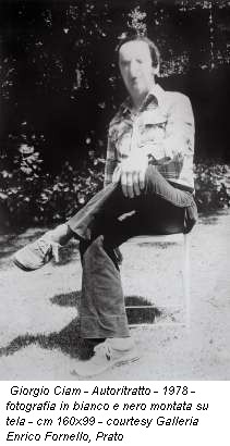 Giorgio Ciam - Autoritratto - 1978 - fotografia in bianco e nero montata su tela - cm 160x99 - courtesy Galleria Enrico Fornello, Prato
