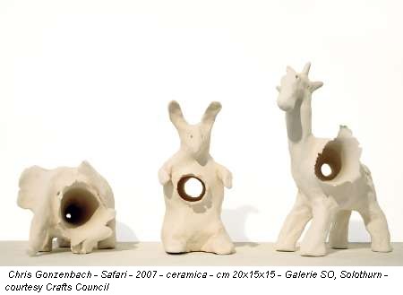 Chris Gonzenbach - Safari - 2007 - ceramica - cm 20x15x15 - Galerie SO, Solothurn - courtesy Crafts Council