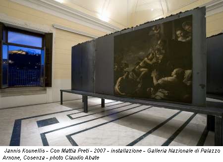 Jannis Kounellis - Con Mattia Preti - 2007 - installazione - Galleria Nazionale di Palazzo Arnone, Cosenza - photo Claudio Abate