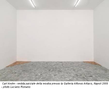 Carl Andre - veduta parziale della mostra presso la Galleria Alfonso Artiaco, Napoli 2008 - photo Luciano Romano