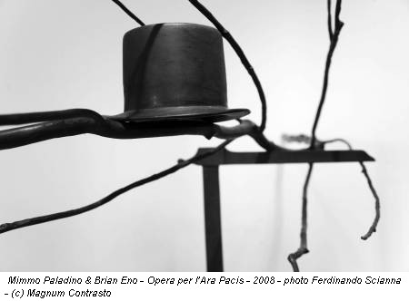 Mimmo Paladino & Brian Eno - Opera per l’Ara Pacis - 2008 - photo Ferdinando Scianna - (c) Magnum Contrasto