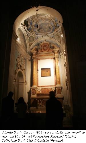 Alberto Burri - Sacco - 1953 - sacco, stoffa, olio, vinavil su tela - cm 90x104 - (c) Fondazione Palazzo Albizzini, Collezione Burri, Città di Castello (Perugia)