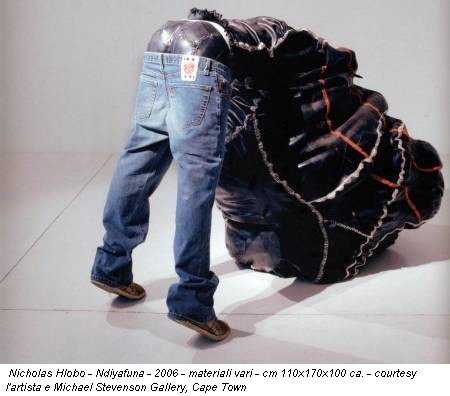Nicholas Hlobo - Ndiyafuna - 2006 - materiali vari - cm 110x170x100 ca. - courtesy l'artista e Michael Stevenson Gallery, Cape Town