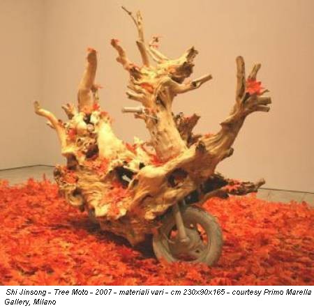 Shi Jinsong - Tree Moto - 2007 - materiali vari - cm 230x90x165 - courtesy Primo Marella Gallery, Milano