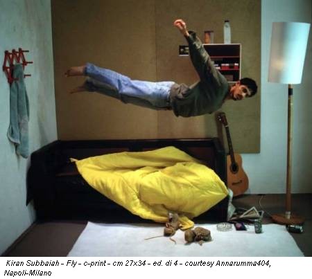 Kiran Subbaiah - Fly - c-print - cm 27x34 - ed. di 4 - courtesy Annarumma404, Napoli-Milano