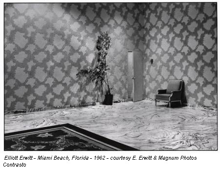 Elliott Erwitt - Miami Beach, Florida - 1962 - courtesy E. Erwitt & Magnum Photos Contrasto