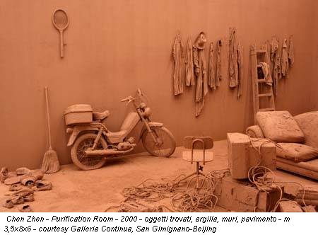 Chen Zhen - Purification Room - 2000 - oggetti trovati, argilla, muri, pavimento - m 3,5x8x6 - courtesy Galleria Continua, San Gimignano-Beijing