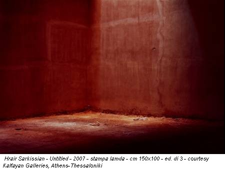 Hrair Sarkissian - Untitled - 2007 - stampa lamda - cm 150x100 - ed. di 3 - courtesy Kalfayan Galleries, Athens-Thessaloniki
