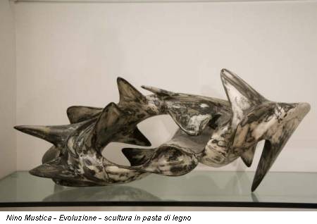 Nino Mustica - Evoluzione - scultura in pasta di legno