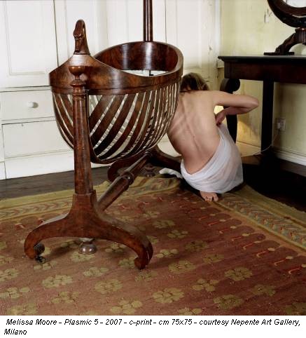 Melissa Moore - Plasmic 5 - 2007 - c-print - cm 75x75 - courtesy Nepente Art Gallery, Milano