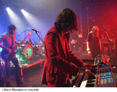 I Black Mountain in concerto