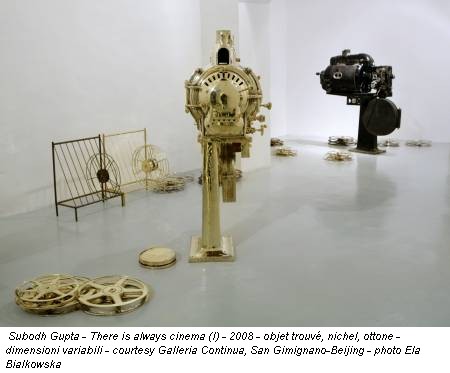 Subodh Gupta - There is always cinema (I) - 2008 - objet trouvé, nichel, ottone - dimensioni variabili - courtesy Galleria Continua, San Gimignano-Beijing - photo Ela Bialkowska