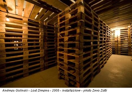 Andreas Golinski - Lost Dreams - 2008 - installazione - photo Zeno Zotti