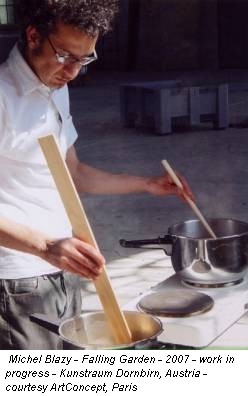 Michel Blazy - Falling Garden - 2007 - work in progress - Kunstraum Dornbirn, Austria - courtesy ArtConcept, Paris